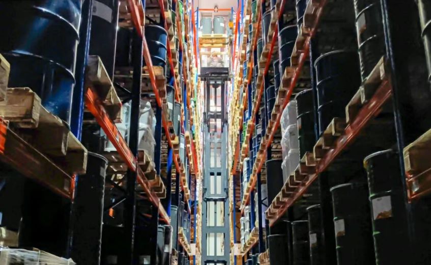 Étude de cas internationale | Chariot élévateur à trois voies Man Up de Zowell