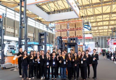 Le CeMAT s'est conclu avec succès ! Nous sommes ravis de cette rencontre ! ZOWELL se spécialise dans les technologies pour ruelles étroites et sans pilote.